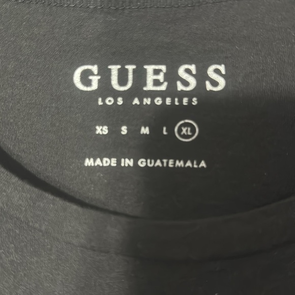 Guess T-shirt’s black - Picture 2 of 3